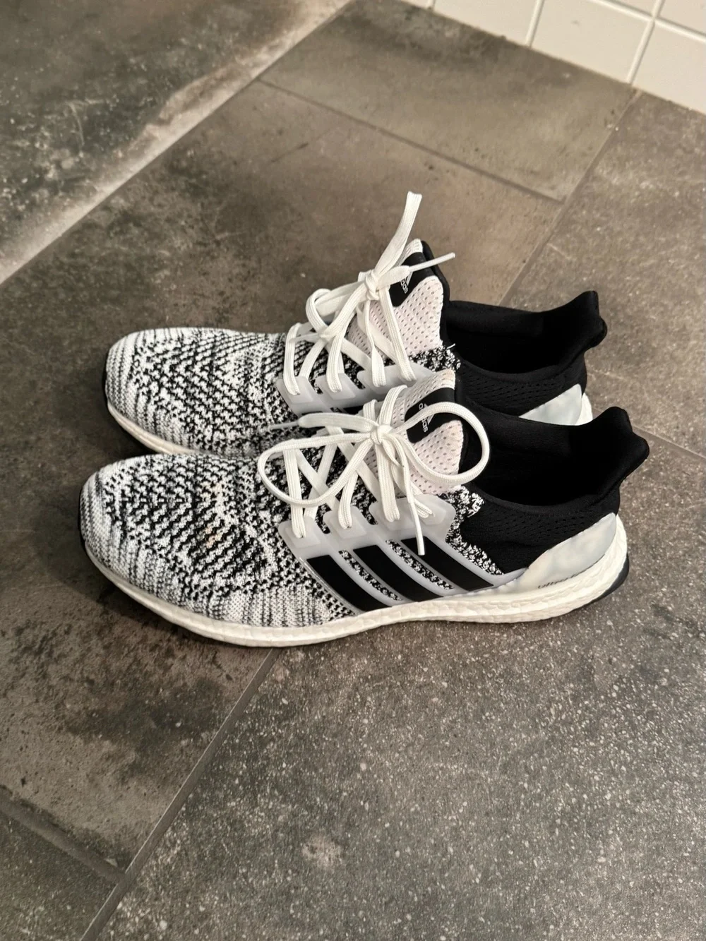 adidas Men’s Black & White Knit Running Shoes